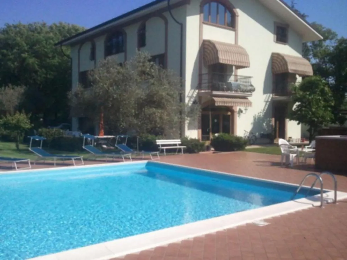 Agriturismo Corte Trincerone Mantova 0*,
